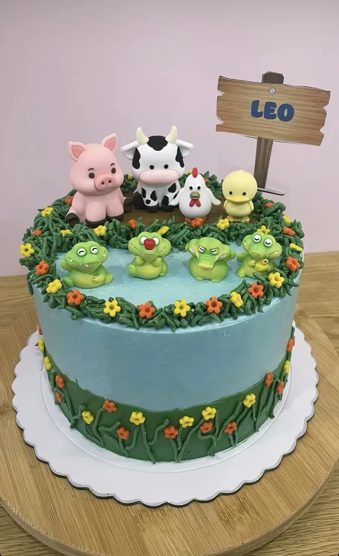 Tarta de granja con animales de fondant